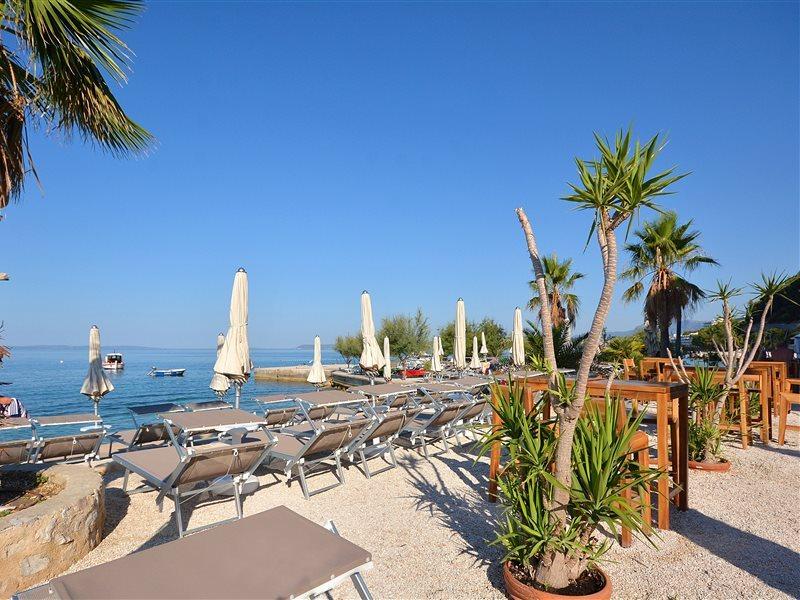 Hotel Jona Podstrana Exterior photo